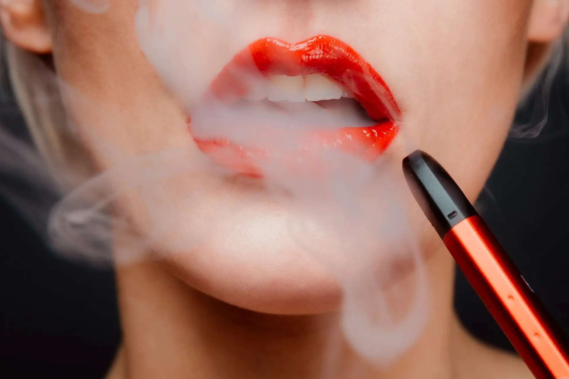 femme e-cig vape